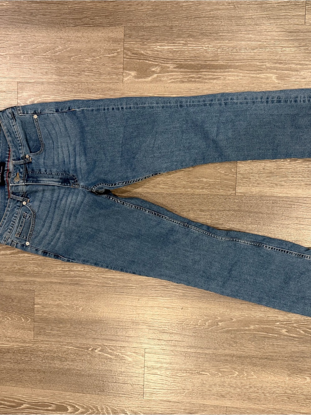 Tommy Hilfiger Women's Skinny Jeans in Medium Blue Wash